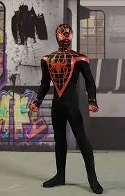 Mua bán MEZCO SPIDER MAN MILE MORALES